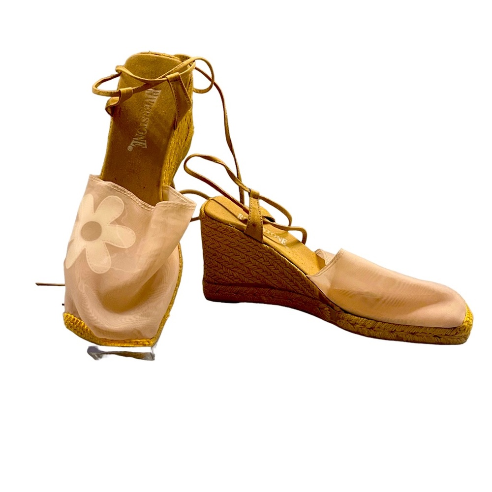 Riverstone wedge sandals. Size 7.5. 3” heel. 45.5 “ strap. Cream, beige & yellow